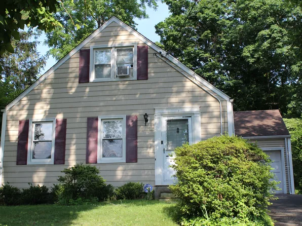 11 Hillside Pl, Rye, NY 10580