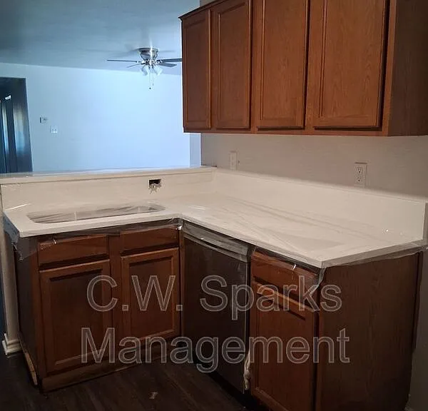 13651 Biggs St — Photo 24
