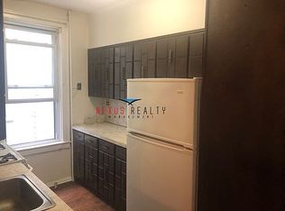 25-47 33rd St #2F, Astoria, NY 11103