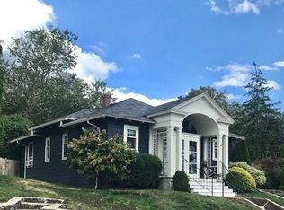 18 Valley Rd, Nahant, MA 01908