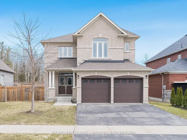 33 Pearl St, Wasaga Beach, ON L9Z 0G9
