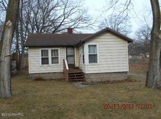 921 N James St, Ludington, MI 49431