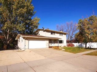 1110 18 1/2 Ave SW, Minot, ND 58701