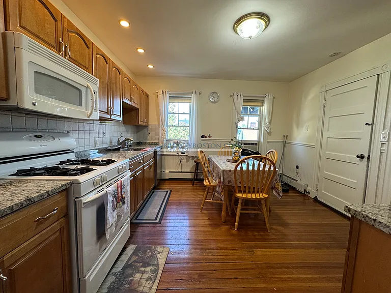 163 Belmont St #3 — Photo 8