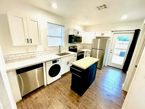 1402 E McKinley St Photo 1