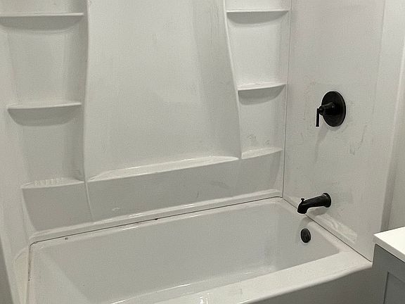 2nd image of 24-24.5 Cedar St #24
