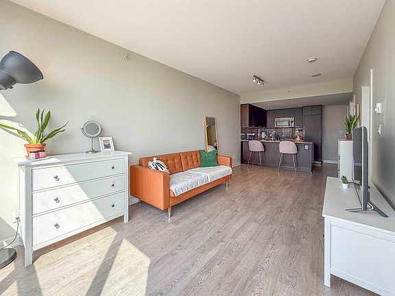 4th image of 2975 Atlantic Ave #705