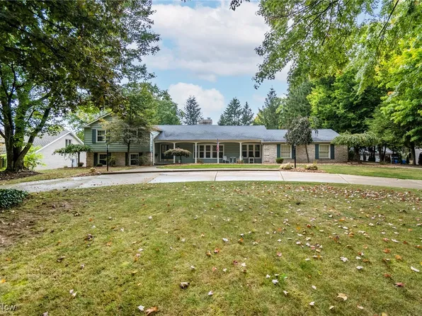 4098 Fairway Dr, Canfield, OH 44406