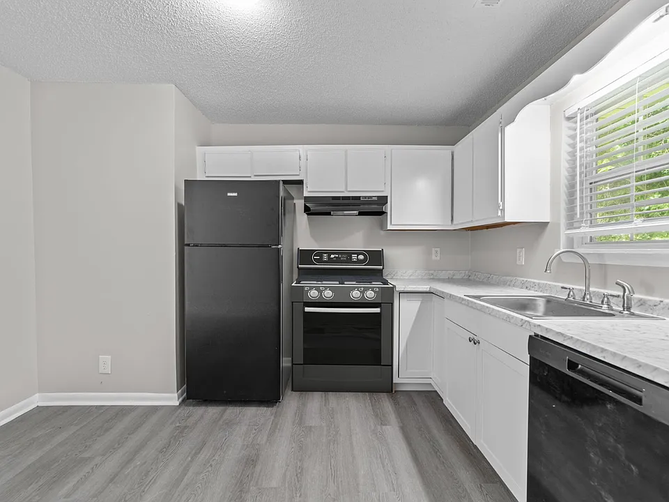 Roberts Lane Apartments