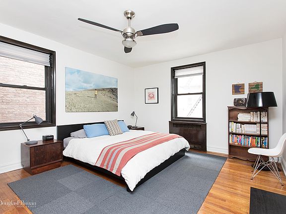 4th image of 221 E 18th St APT 2D