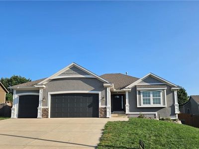 15416 Juniper Ln, Basehor, KS, 66007