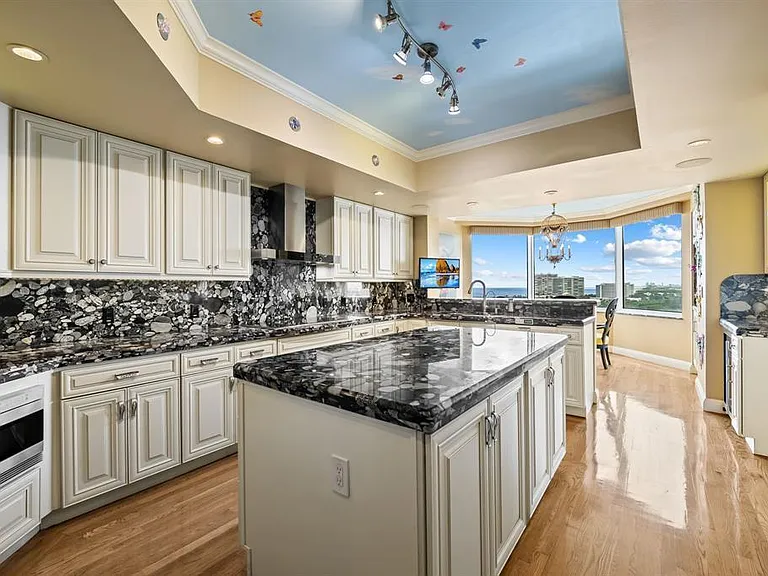 3055 Harbor Dr #1603 — Photo 11