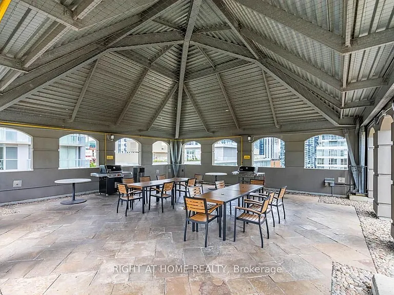 140 Simcoe St #1221 — Photo 19