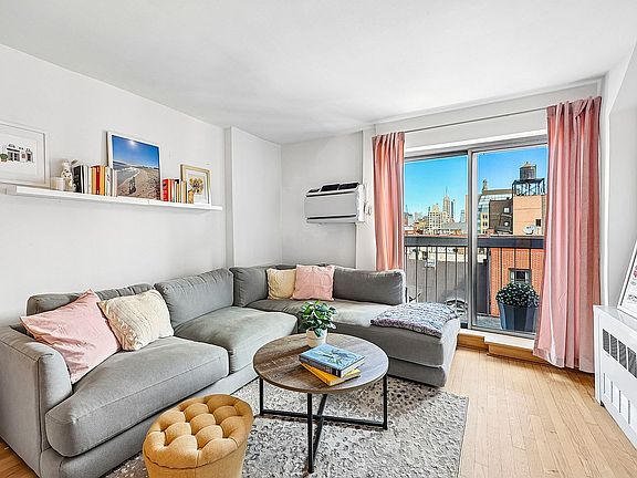 3rd image of 184 Thompson St APT 6S
