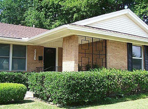 3rd image of 616 Lockwood Dr