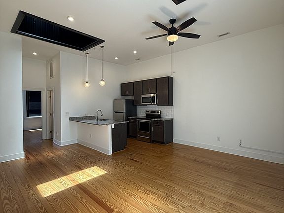 2nd image of 1718 E Main St APT 204
