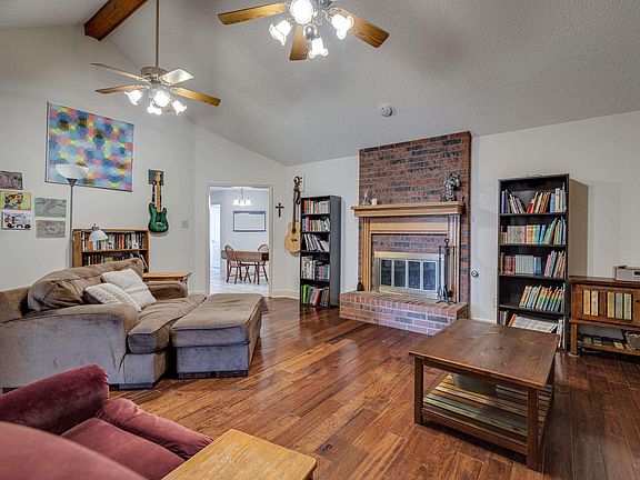 4th image of 2211 Brierfield Dr