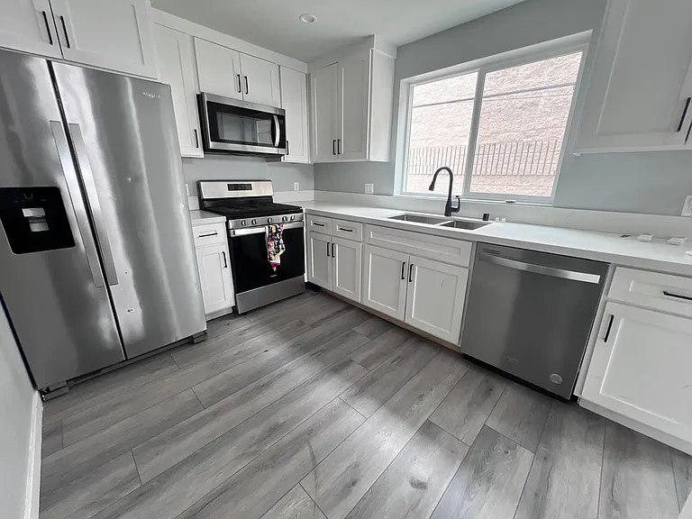 11344 Hatteras St #B12 — Photo 66