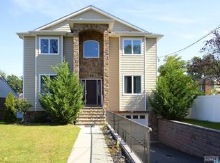 190 Catalpa Ave, Hackensack, NJ 07601