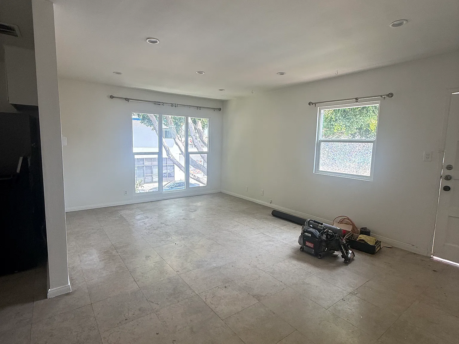 1 bed, 895 sqft, $2,600 — Photo 3