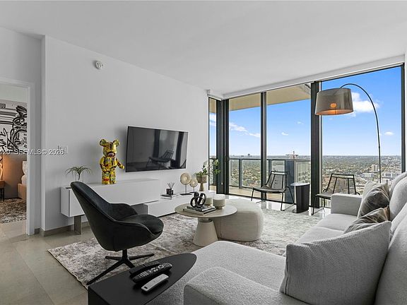 4th image of 88 SW 7th St APT 2906