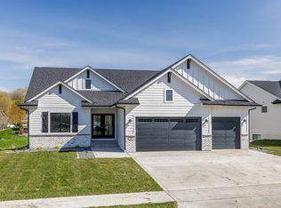 3285 Valley View Dr, West Des Moines, IA 50265