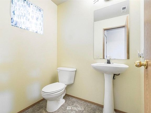 4th image of 9322 186th Street Ct E