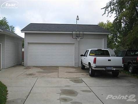 2nd image of 2101 E McLean Ave