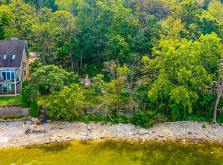 5361 Edgewater Beach Rd, Green Bay, WI 54311