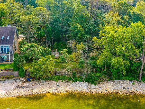 5361 Edgewater Beach Rd, Green Bay, WI 54311