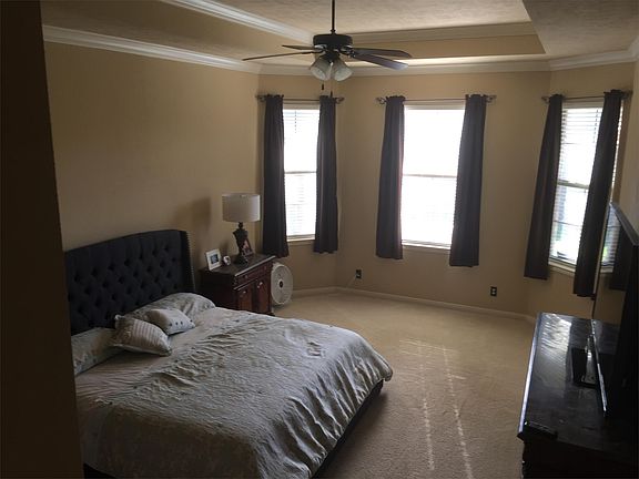 4th image of 5655 Nicole Ln