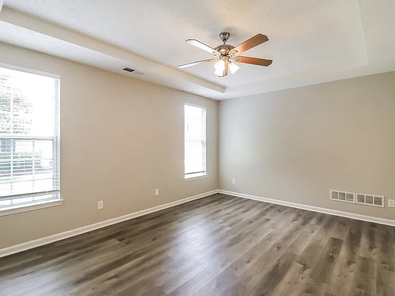7601 Hilltop Way — Photo 10