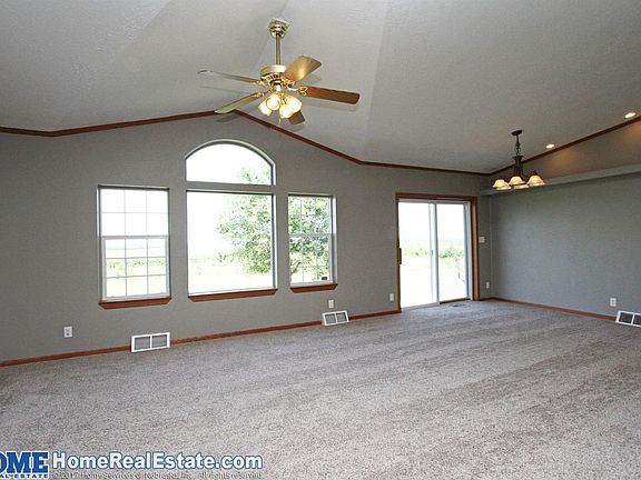 5th image of 5665 N 134th St