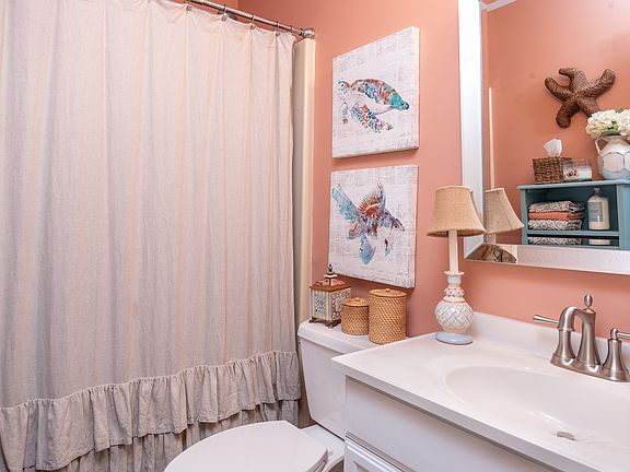 3rd image of 1805 Sixty Oaks Ln