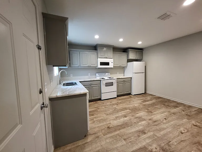 120 Hickory St #A — Photo 11
