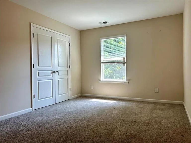 220 Stone Park Dr — Photo 24