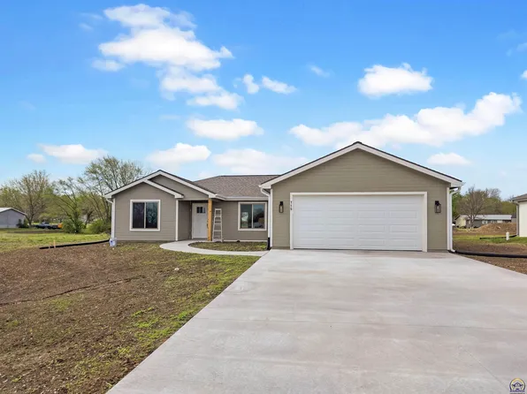 715 SW Teresa Ct, Carbondale, KS 66414
