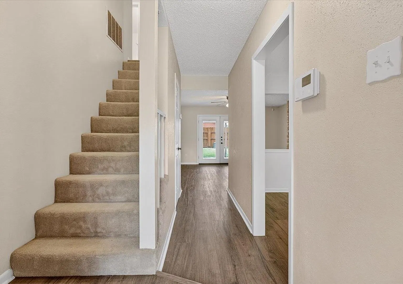 4026 Northwood - 3/bedroom 2/bathroom - $1,850/month — Photo 2