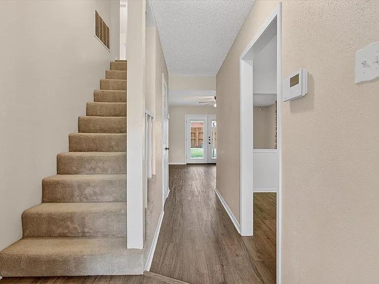 4026 Northwood Dr — Photo 2