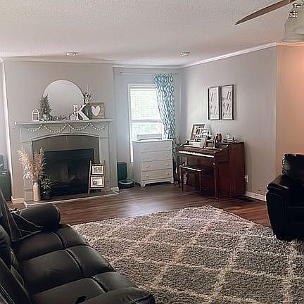 4th image of 182 Kingdom Pl