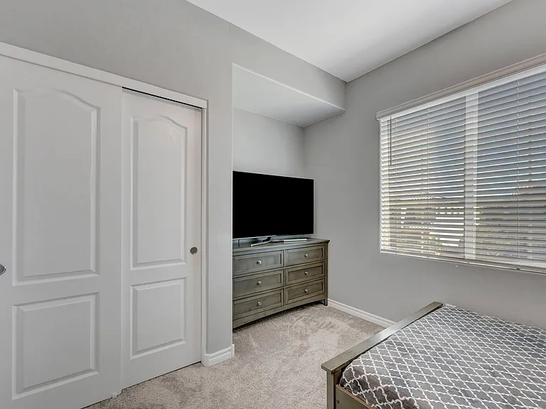 12321 Silvana St — Photo 40