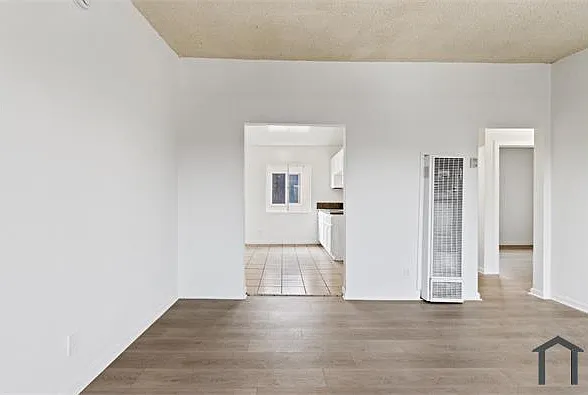 2 bed, $2,600 — Photo 4