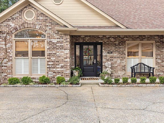 2nd image of 438 N Lake Rd