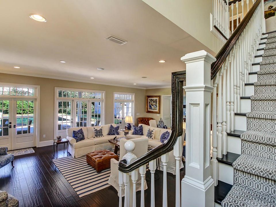 1897 Greenwood Ave MLS-23