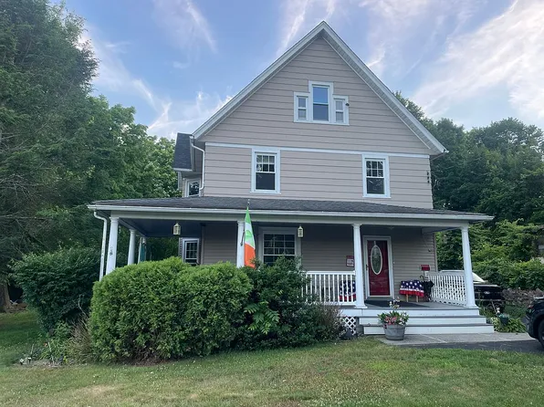 14 Estrada Rd, Central Valley, NY 10917