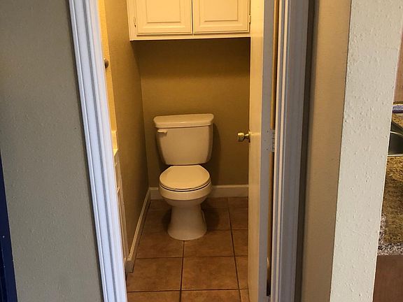 4th image of 2415 Idlewilde Dr