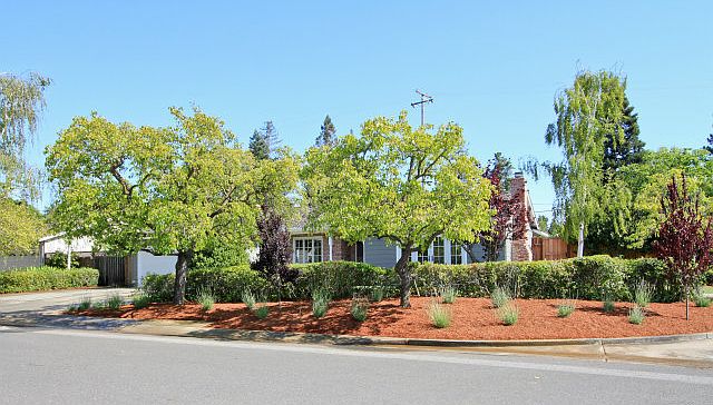 1st image of 1000 Dartmouth Ln