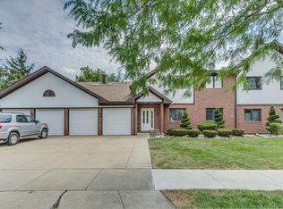 805 N Walnut St APT 1A, Itasca, IL 60143