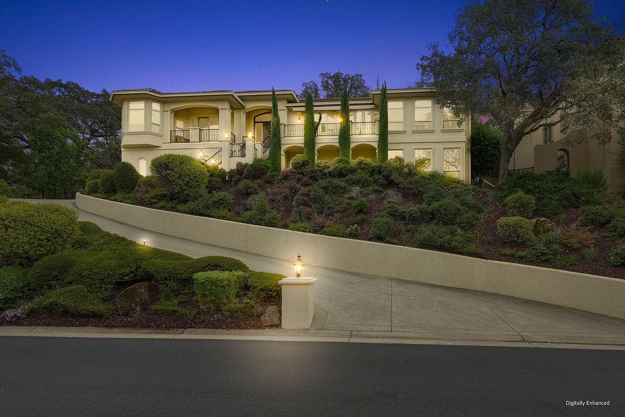 2322 Clubhouse Dr — Whitney Oaks Golf Club