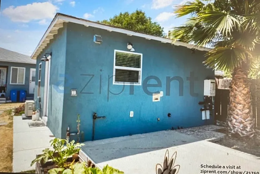 Studio, 400 sqft, $1,900 — Photo 3